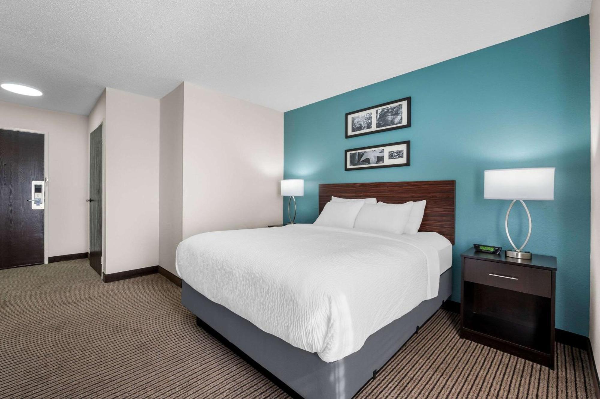 Hotel Sleep West Springfield